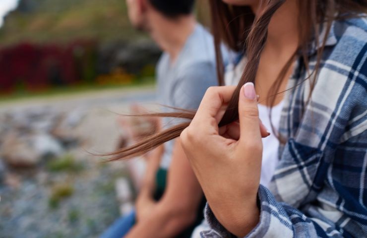 quando si gioca con i capelli